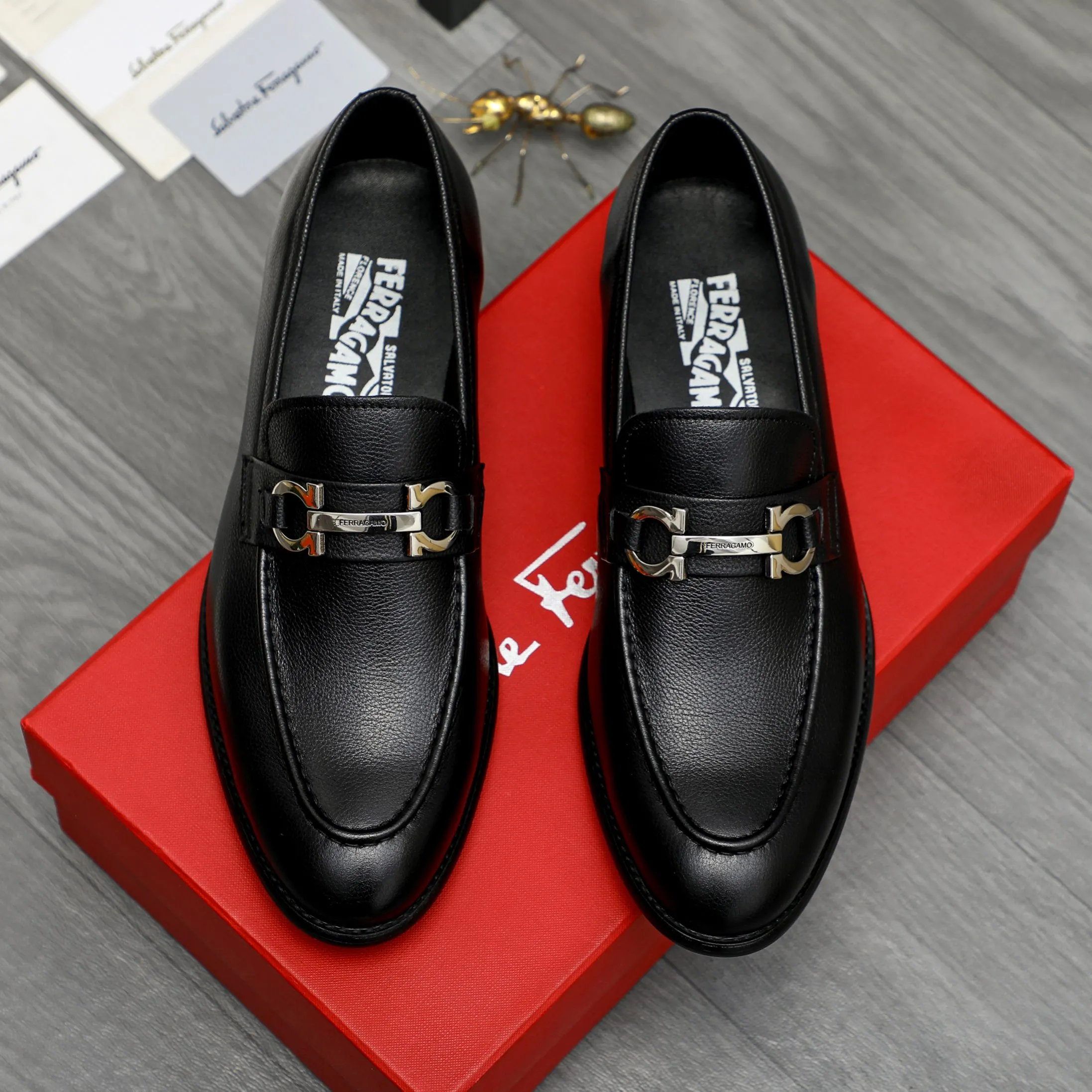 Men's shoes 💰420 Product trademark: Ferragamo " Ferragamo ] Business slip-on leather shoes Regular size: 39-45 (38.46 custom-made, non-refundable) Product materials: Selected small pebbled cowhide upper, sheepskin lining, original rubber outsole